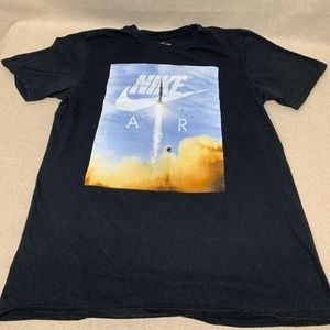 Nike Tee - Size M